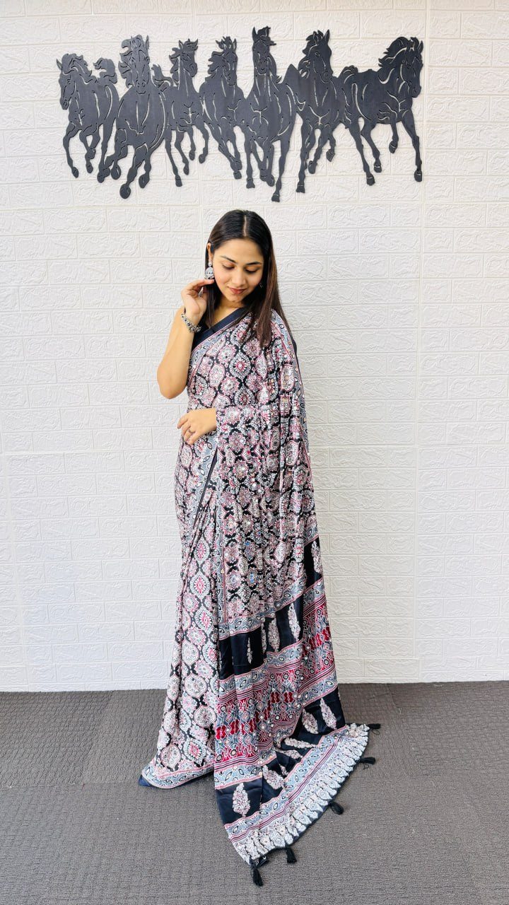 Black Japan Satin Silk Printed Mirror Work Latkan Saree for Women