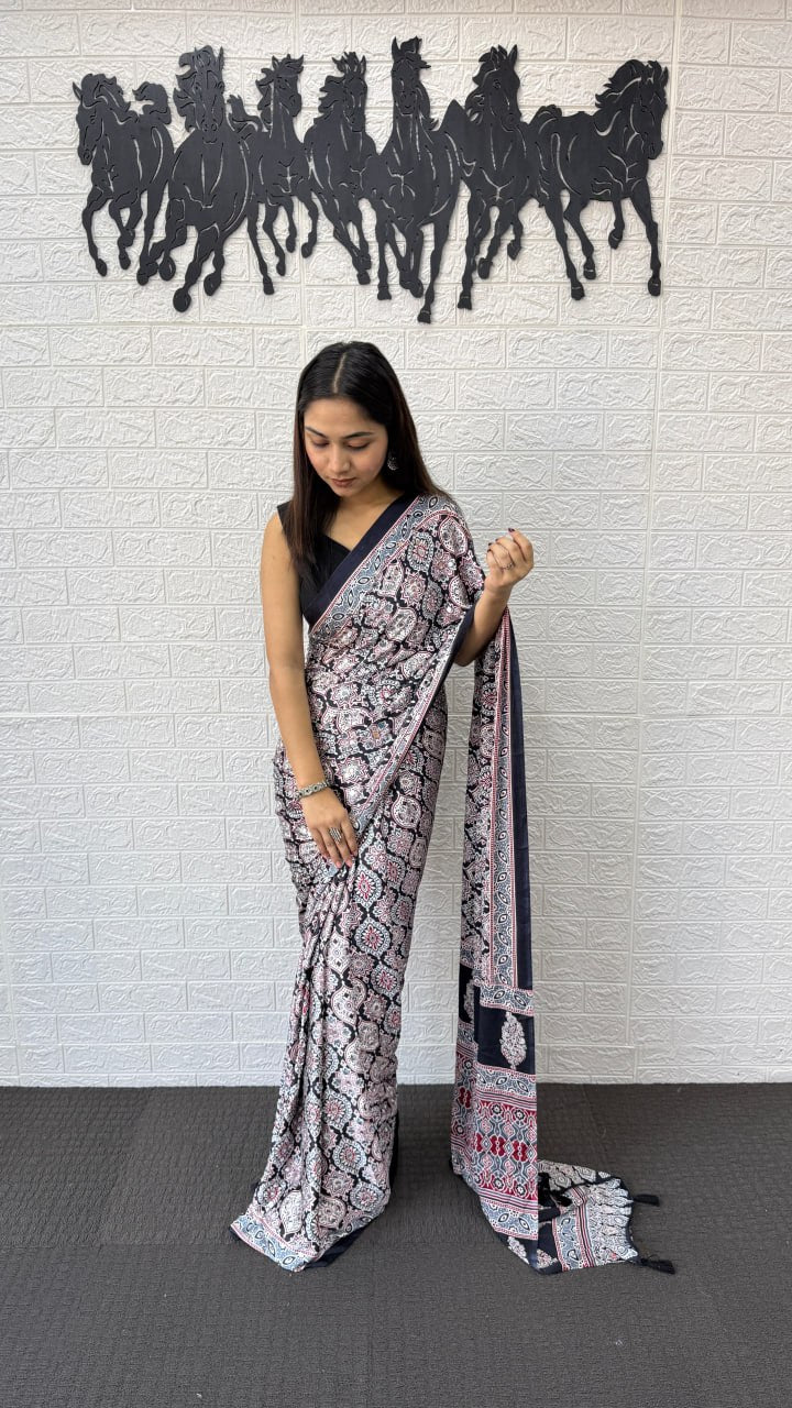 Black Japan Satin Silk Printed Mirror Work Latkan Saree for Women