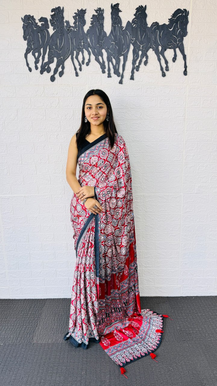 Red Japan Satin Silk Printed Mirror Work Latkan Saree for Women