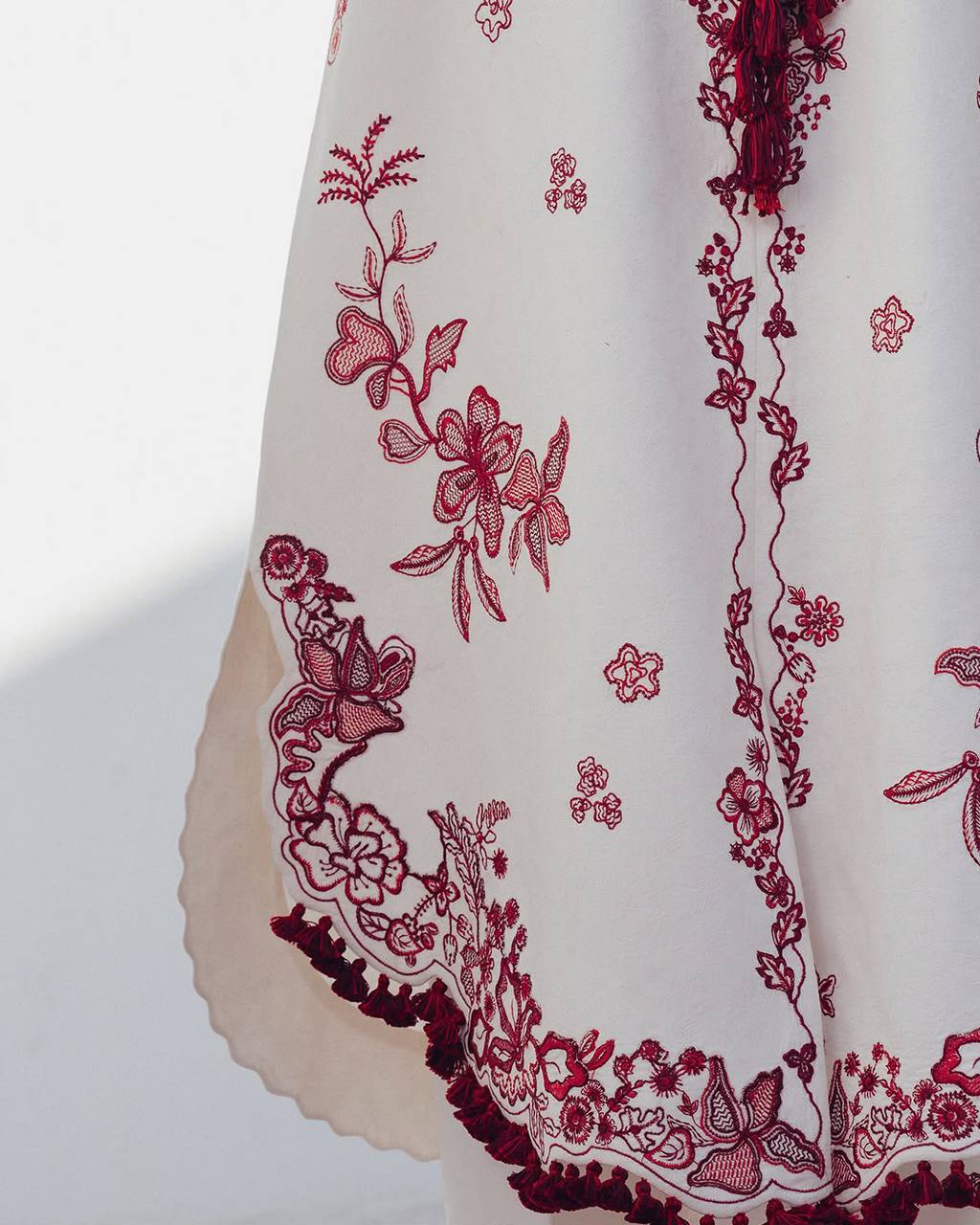White Salwar Kameez - hem embroidery close-up